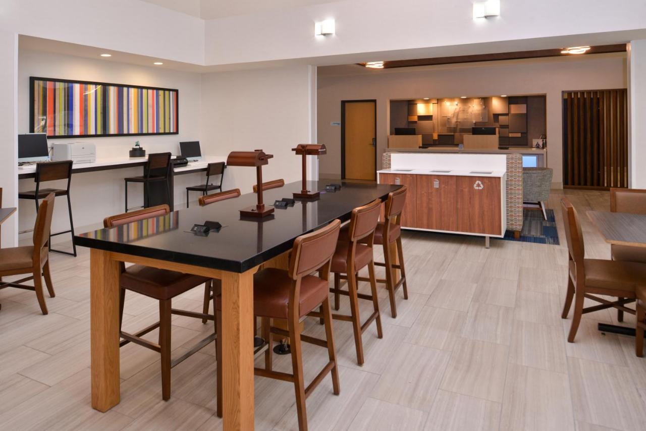 Holiday Inn Express Stockton Southeast By Ihg Eksteriør billede
